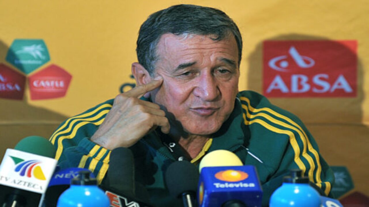 Carlos Alberto Parreira, técnico do tetra, é internado no Rio de Janeiro