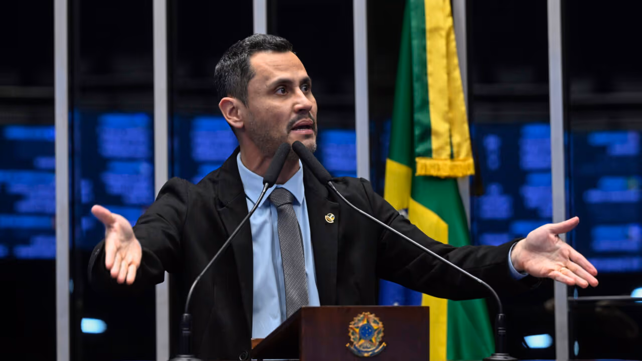 Crusoé: Palanques gigantes em aberto