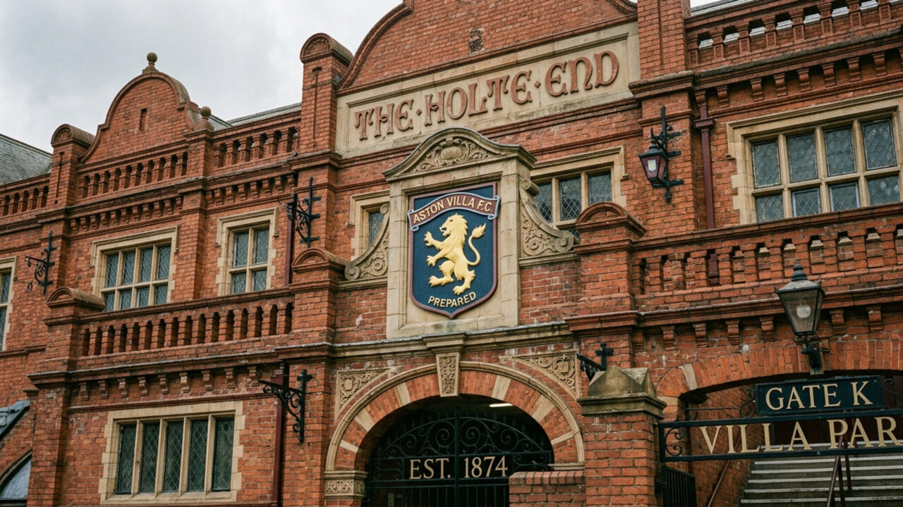 Inaugurado em 1897, e famoso por sua imponente fachada de tijolos vermelhos, o estádio do Aston Villa é um dos palcos mais tradicionais da Inglaterra