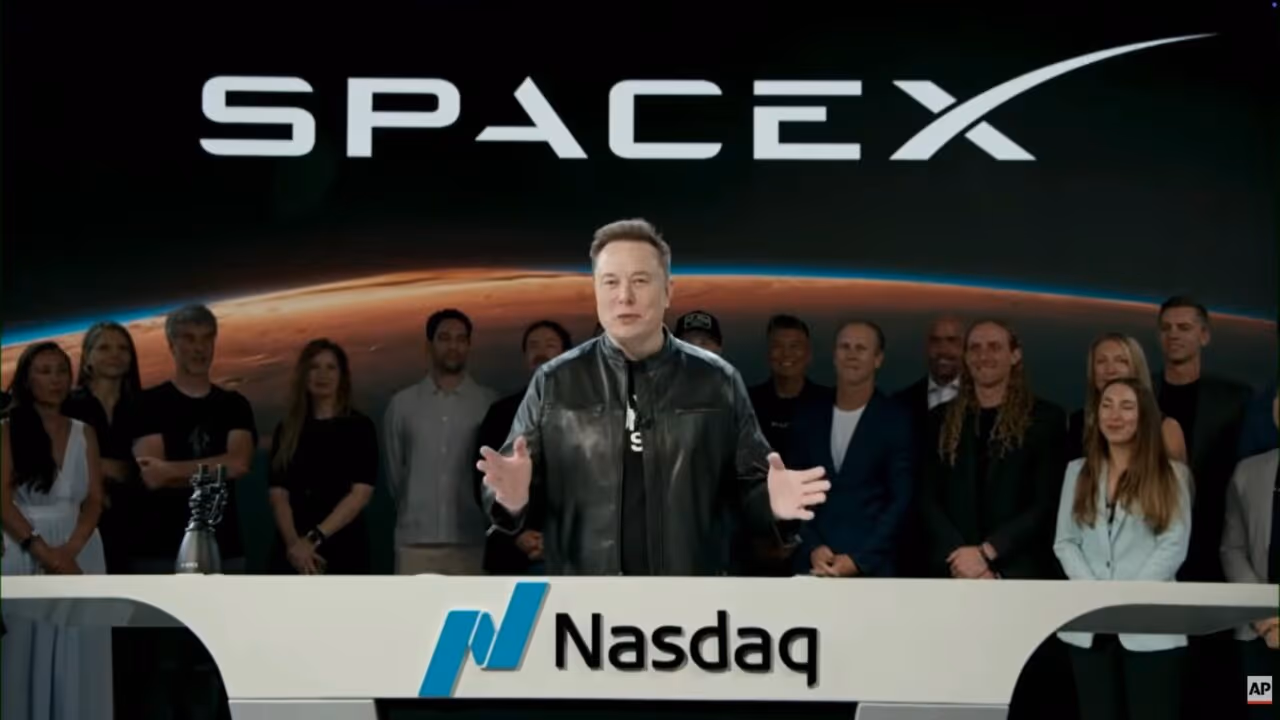 Elon Musk se torna o primeiro trilionário da história
