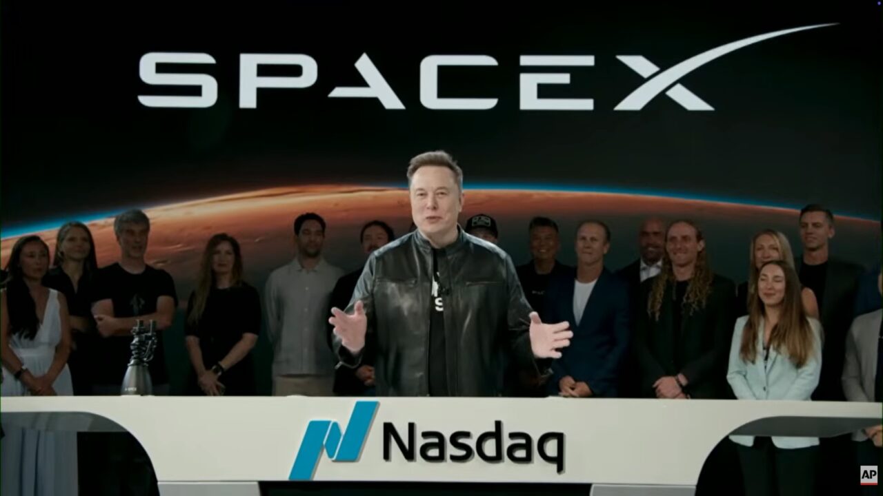 Elon Musk se torna o primeiro trilionário da história