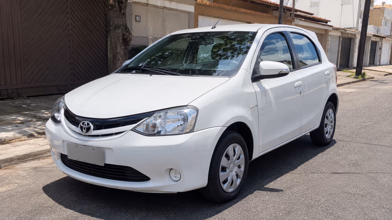 Com motor confiável e consumo honesto, o Toyota usado que virou compra racional para quem não quer viver em oficina