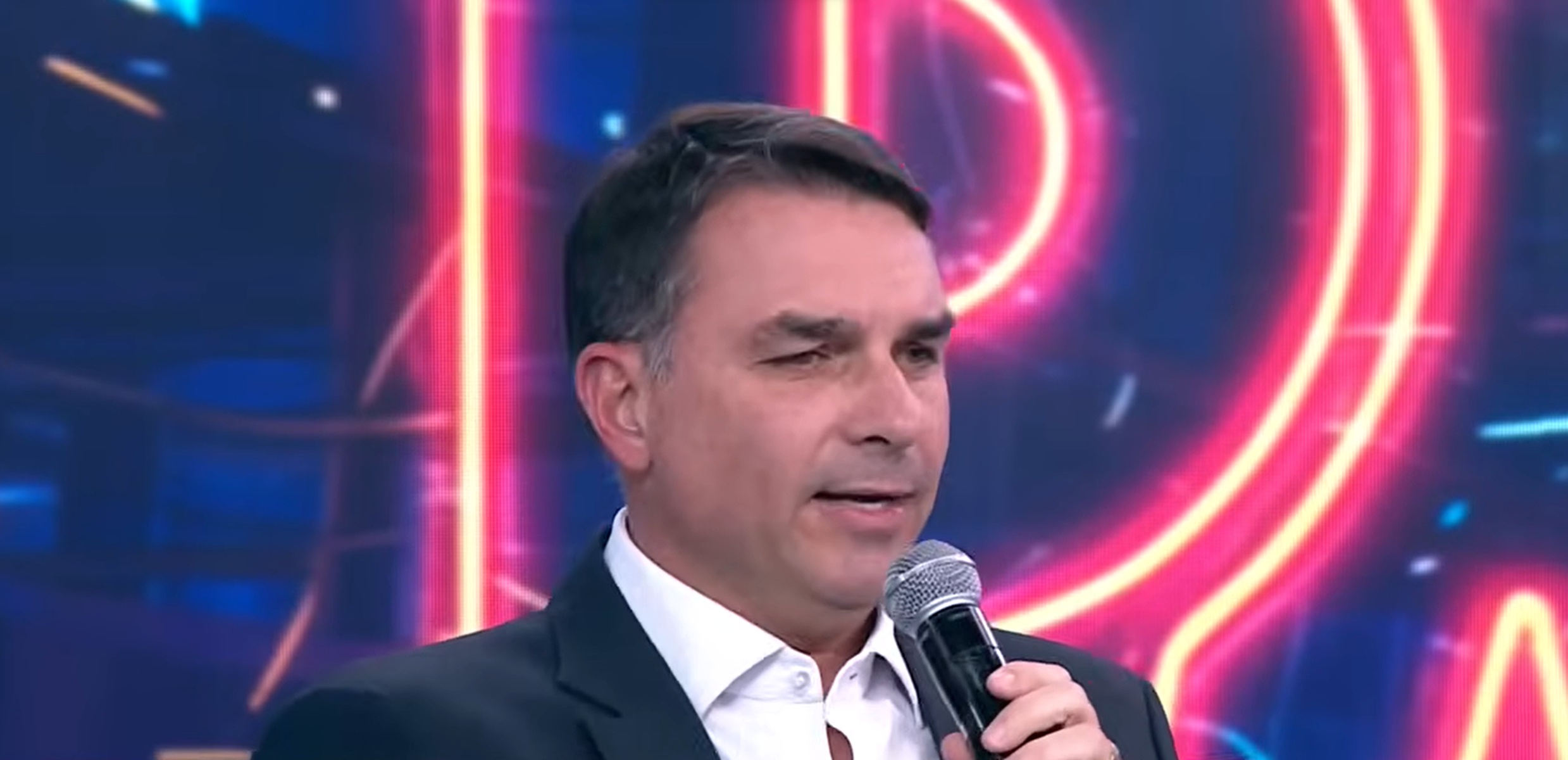 Flávio associa caso do PCC ao governo Lula e mira Lulinha em vídeo nas redes
