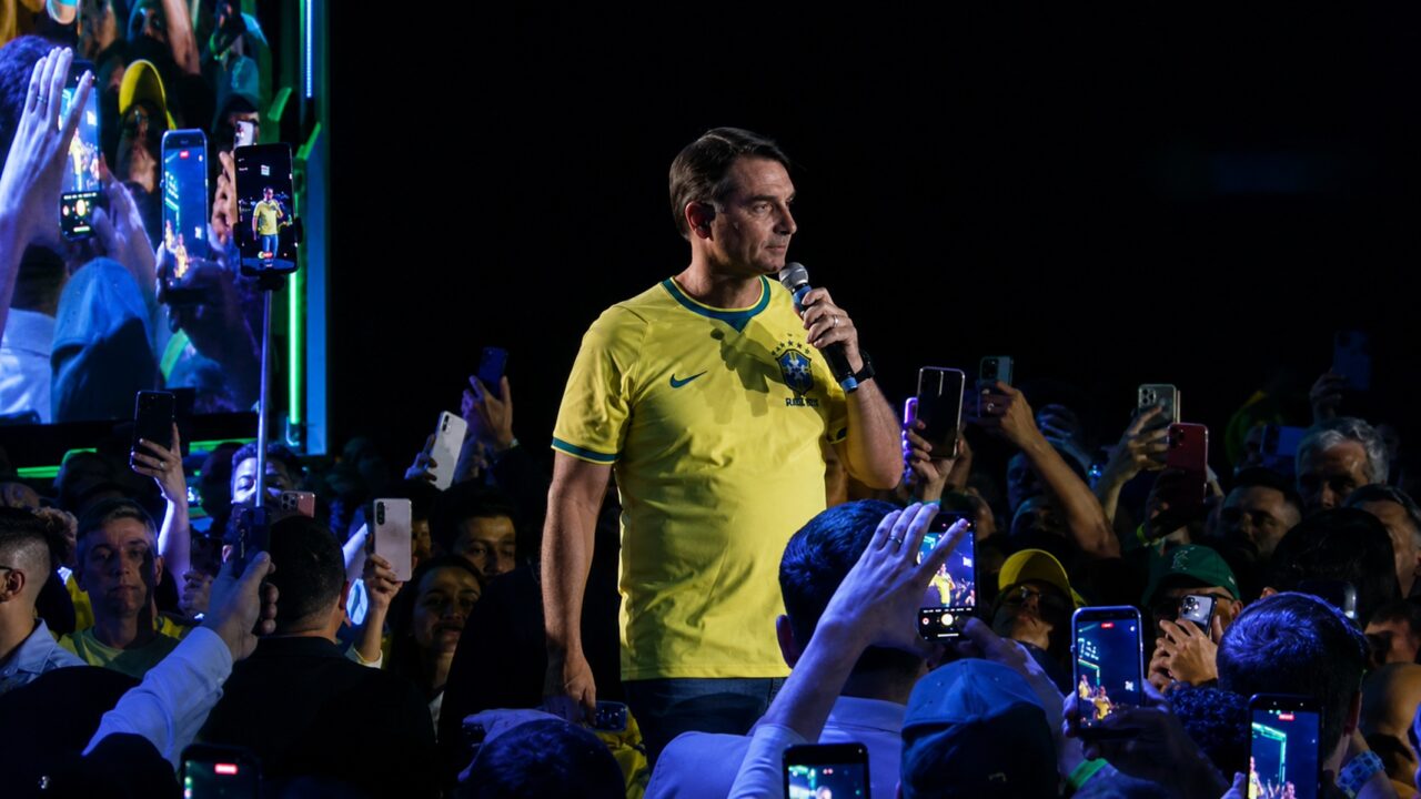 Crusoé: Pesquisa indica impacto de vídeo de Michelle para Flávio