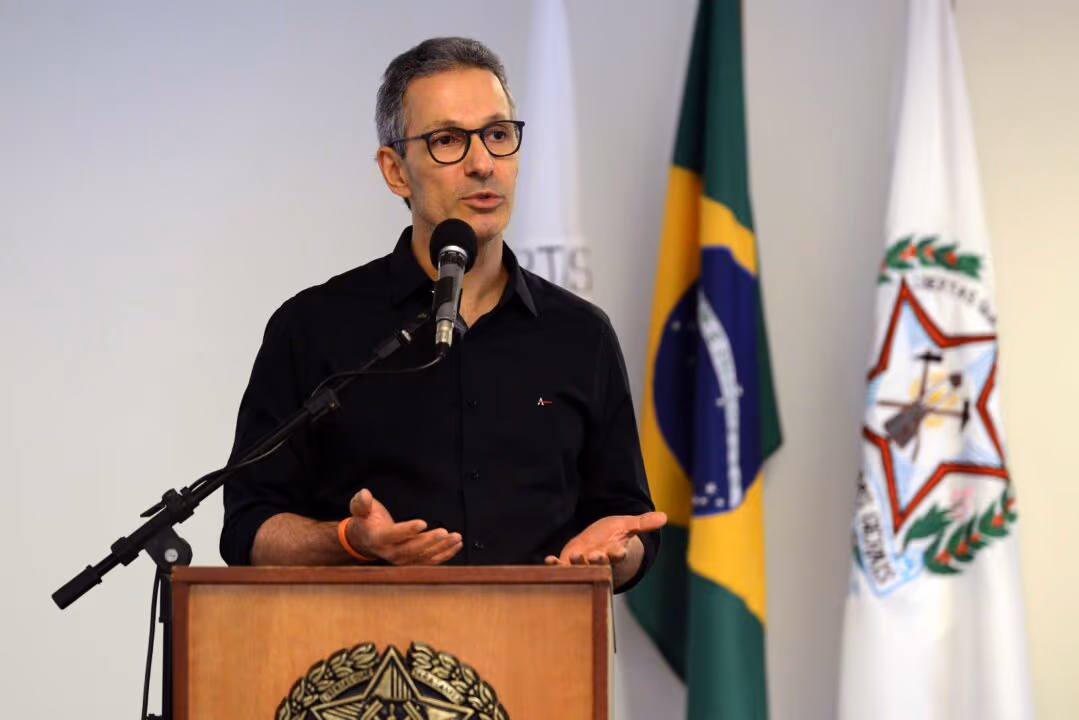 Zema reafirma crítica a Flávio após áudios com Vorcaro