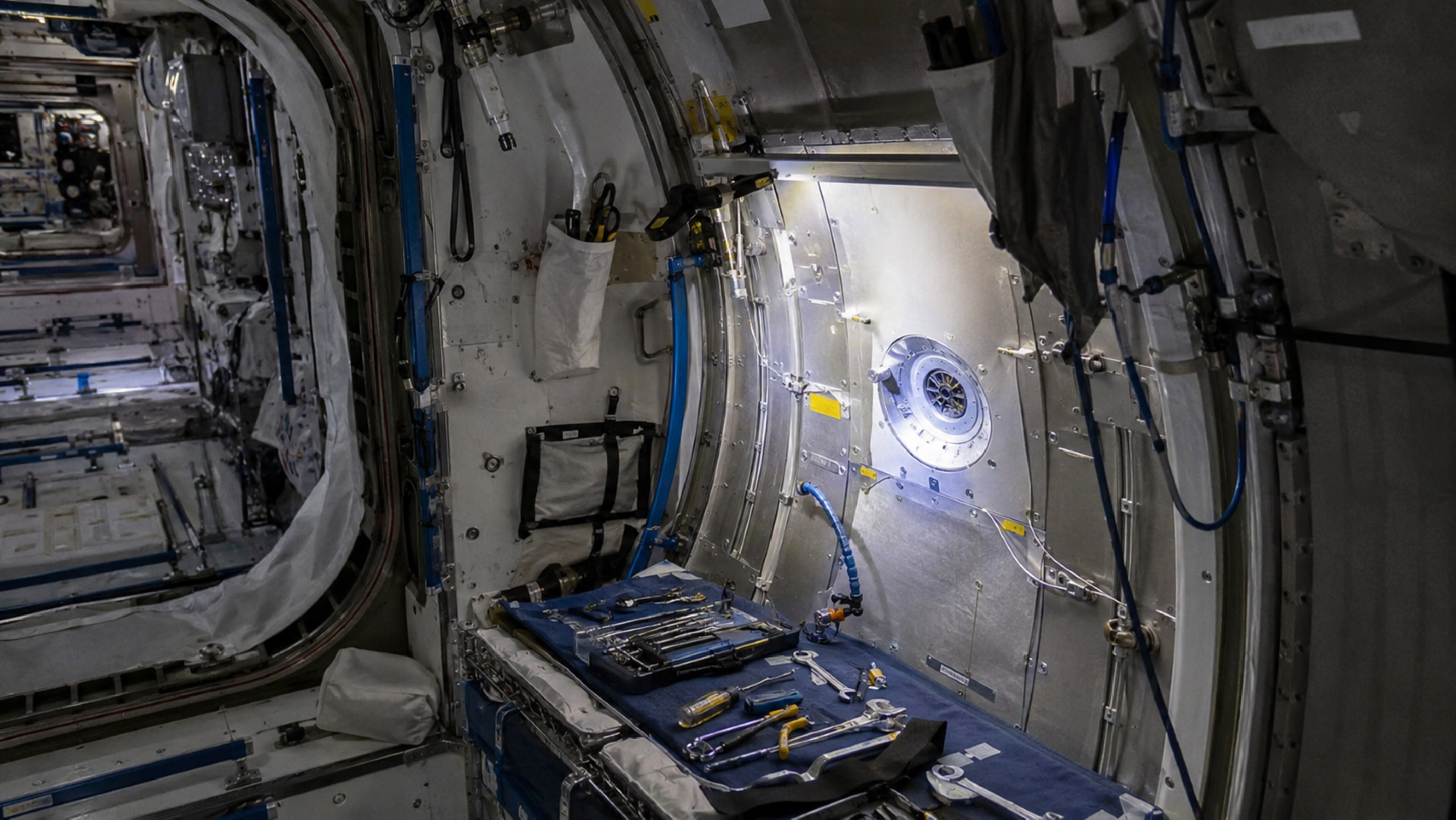 O novo vazamento na Estação Espacial Internacional que levou astronautas a buscar abrigo e reacendeu alerta sobre a segurança da estação