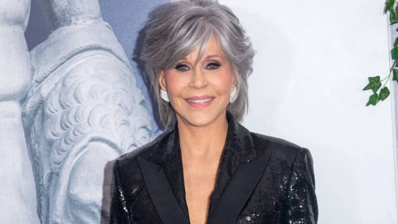Jane Fonda, aos 88 anos, sobre a mente e corpo: “Eu acordo às 5:30 e malho todos os dias. Eu alterno dias trabalhando a parte superior e inferior do corpo para fortalecê-lo.”