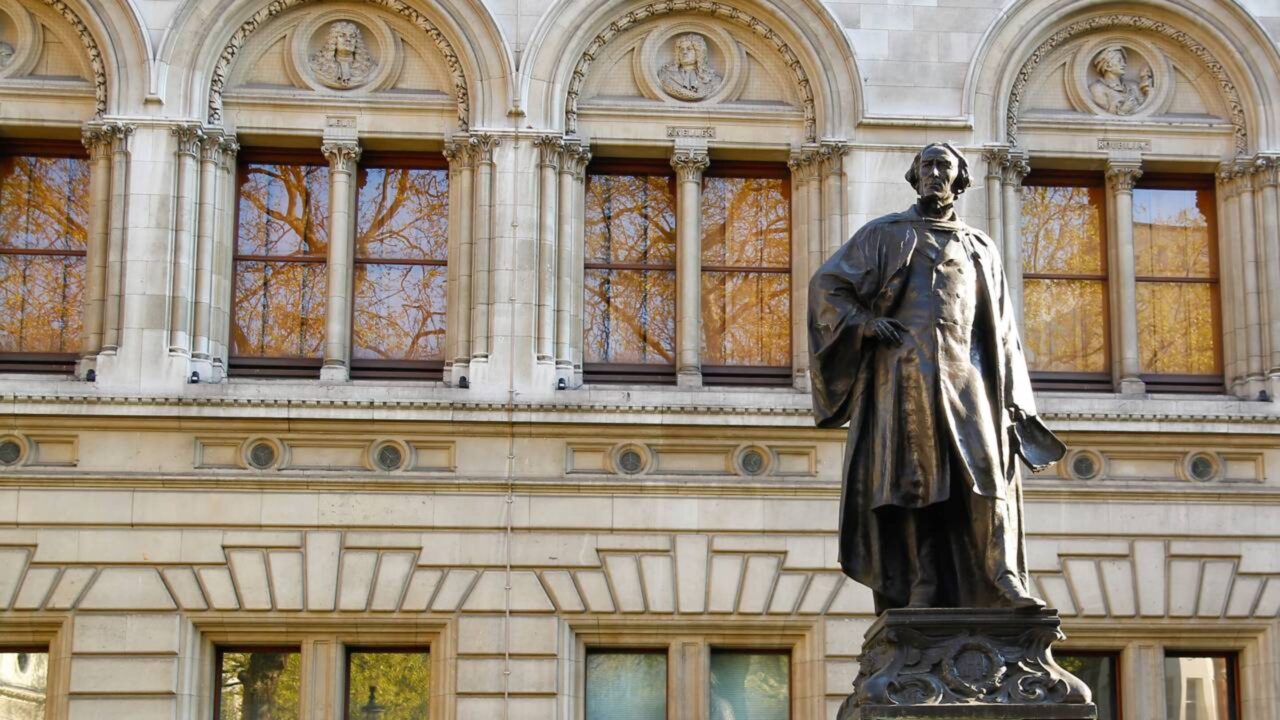 John Stuart Mill, pensador liberal: “Quem conhece apenas o seu lado da questão conhece pouco sobre ela”