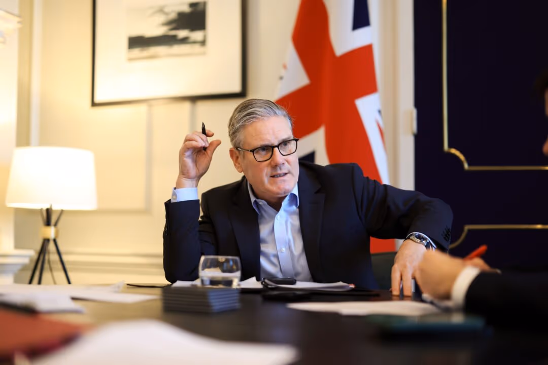 Starmer anuncia renúncia ao cargo de primeiro-ministro britânico