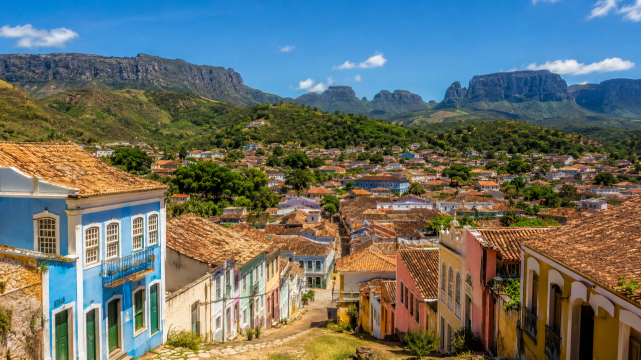 A cidade baiana que serve de porta para grutas azuis, cachoeiras gigantes e trilhas que parecem filme de aventura