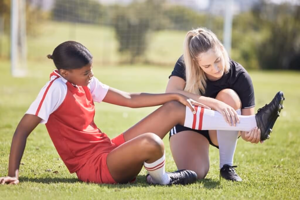5 lesões que mais afastam jogadores amadores dos gramados