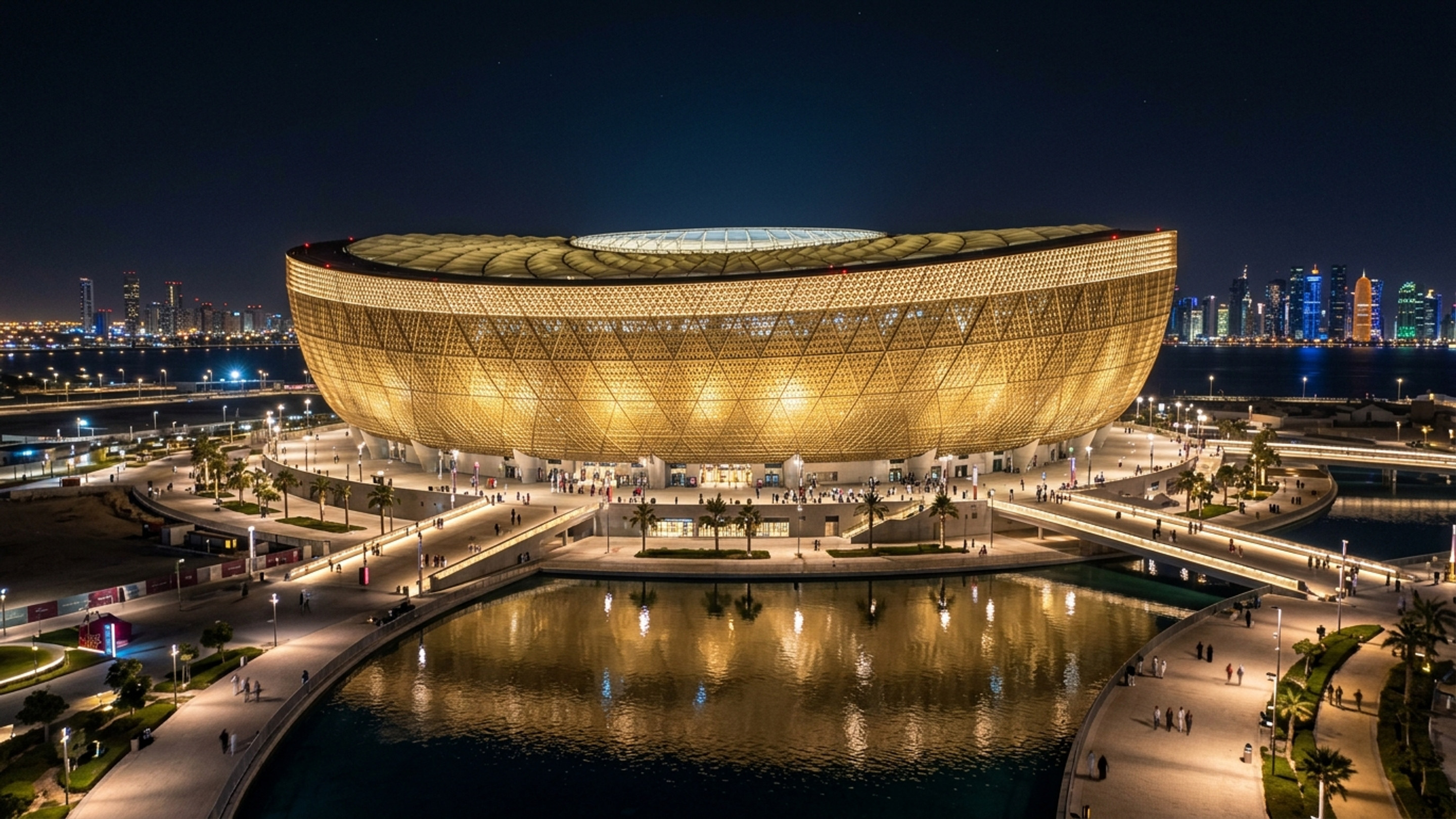 O colossal estádio dourado de 88 mil lugares que sediou a fi