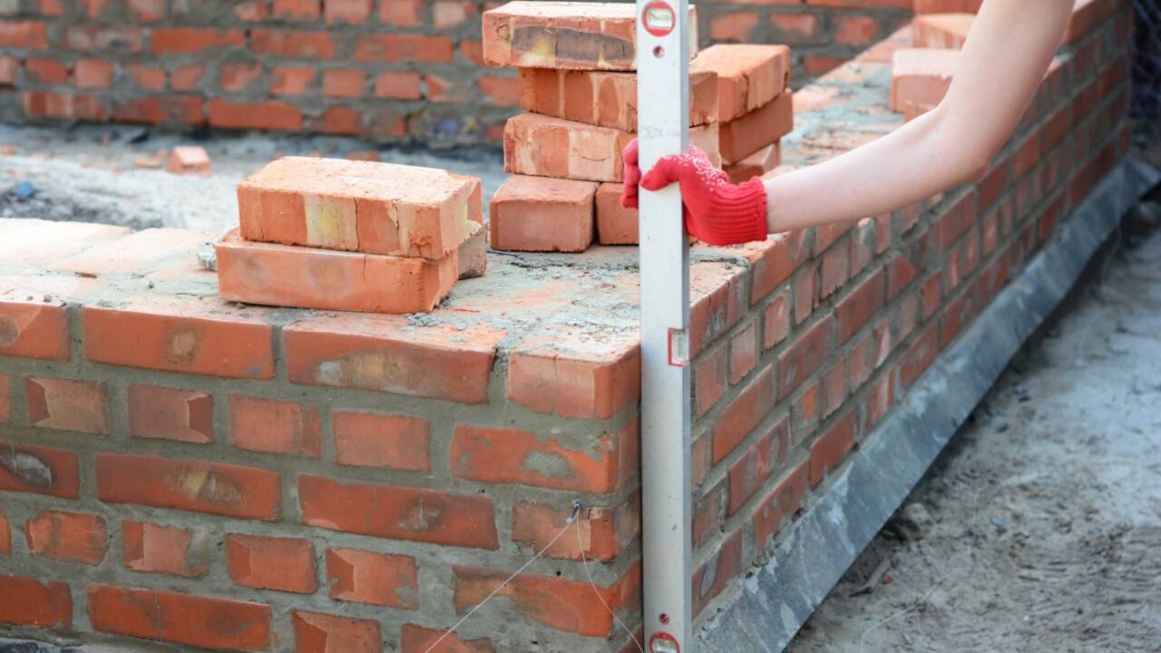 Nerea, 27 anos, pedreiro Estudei medicina, mas ganha190 reais por hora para trabalhar em um canteiro de obras