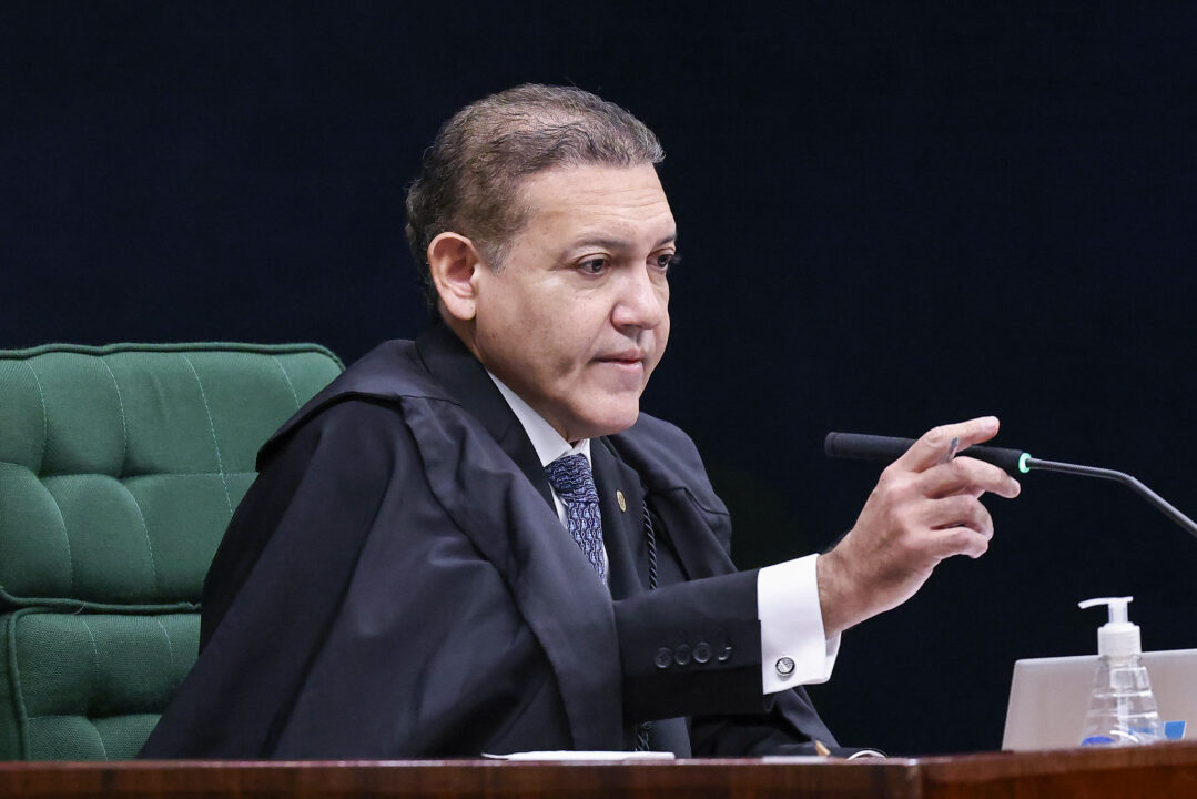 Crusoé: Censura de Nunes Marques é Direito Xandônico com sinal trocado