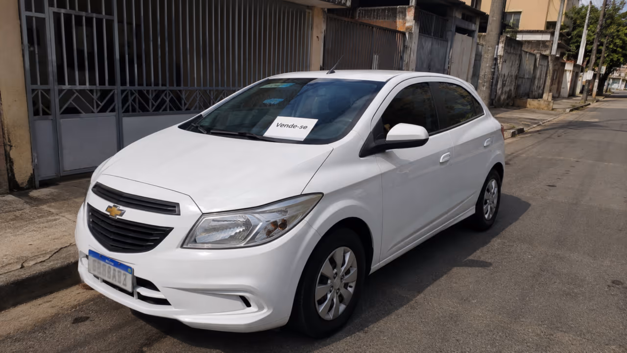 Esse Chevrolet faz mais de 14 km/l e pode custar menos de R$ 50 mil no mercado de usados