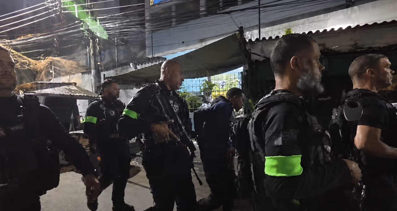 Operação Contenção: polícia busca traficantes do CV no  Morro Santa Marta