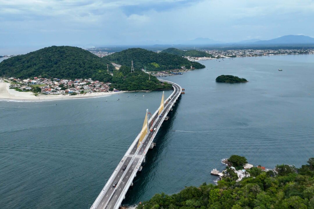 Megaobra de R$ 400 milhões ergue terceira maior ponte do Brasil e reduz viagem de 30 para 2 min