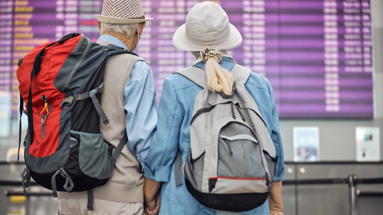 Regras dos aeroportos para pessoas com mais de 65 anos: Todo essencial antes da sua viagem