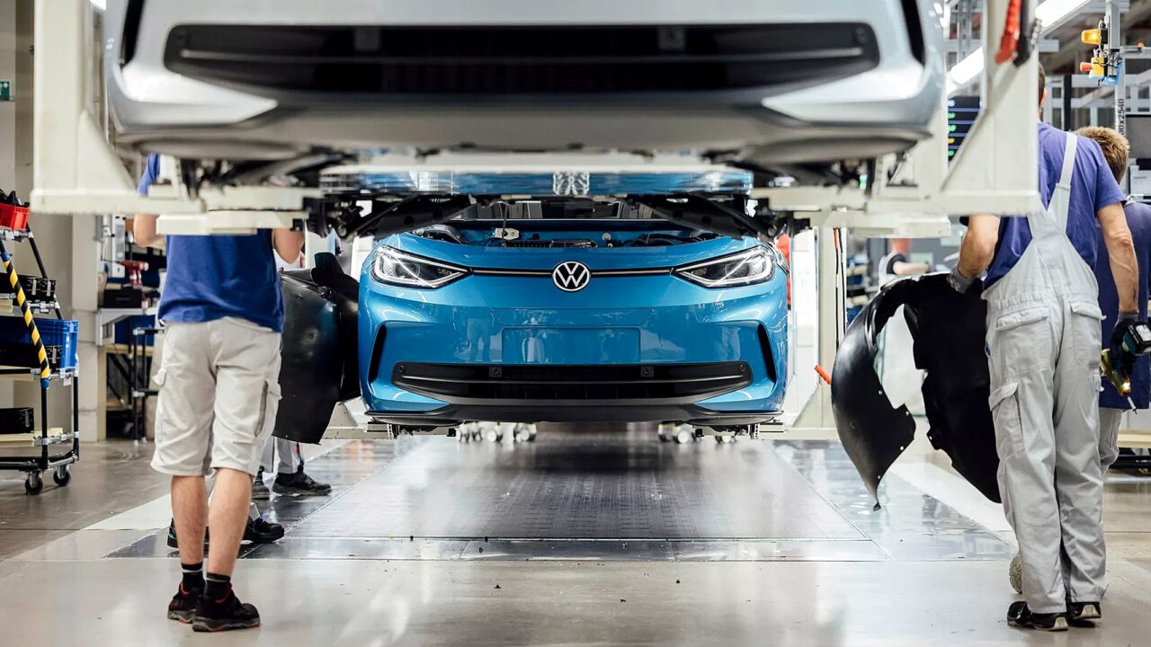 Volkswagen deve cortar 100 mil empregos