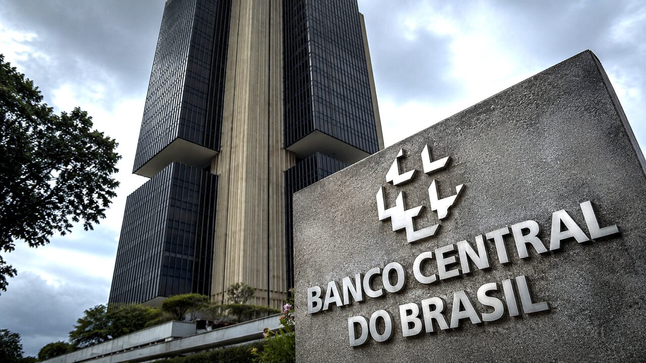Os juros caíram, mas a dúvida cresceu