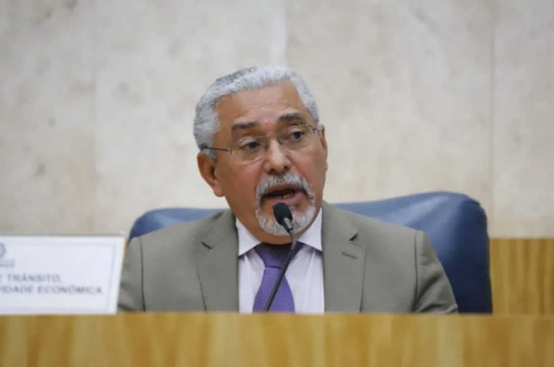 Vereador preso por suspeita de ligação com PCC pede afastamento do PT