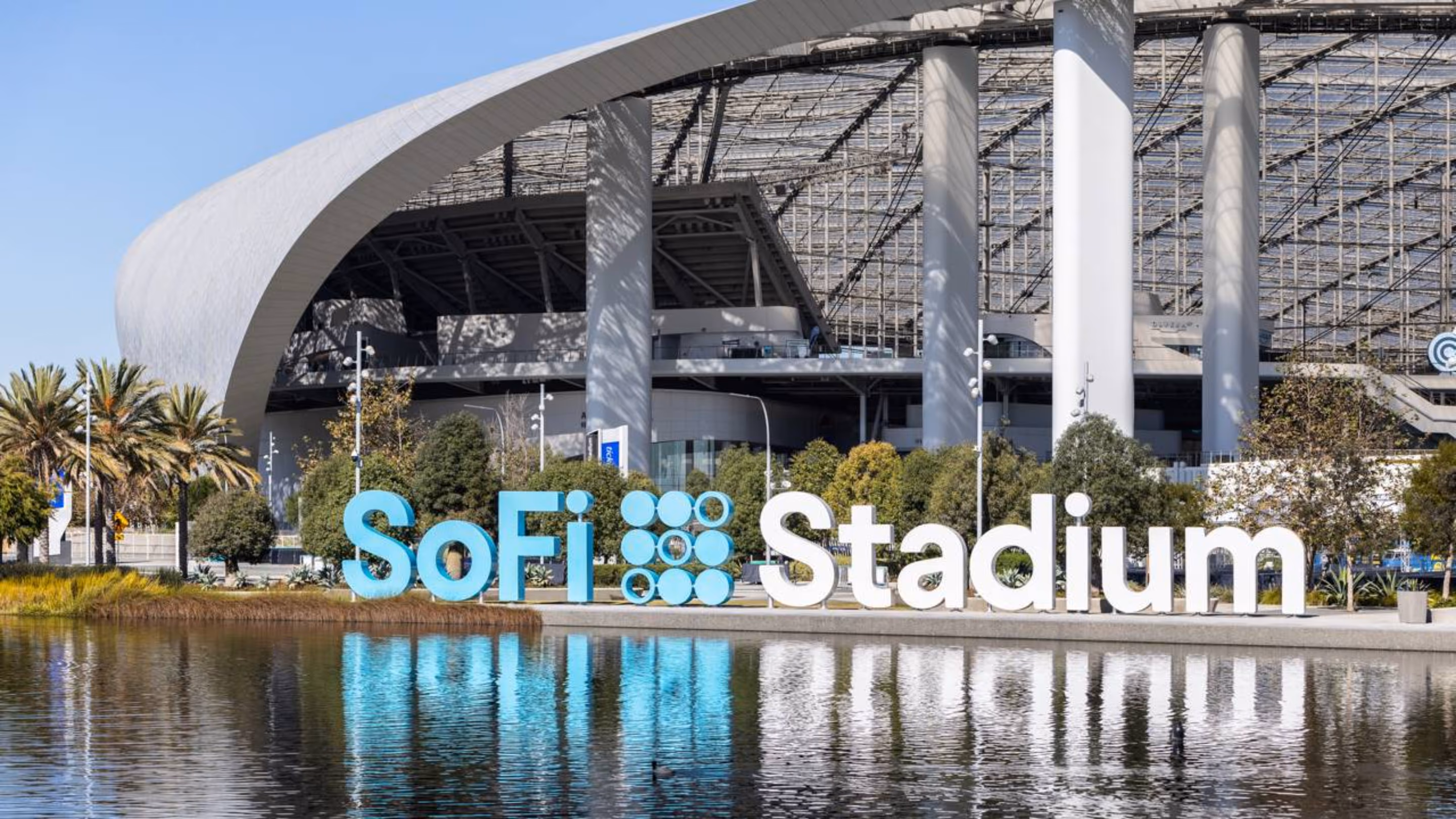 O estádio futurista de US$ 5 bilhões com teto que "flutua": por dentro da arena mais cara já construída