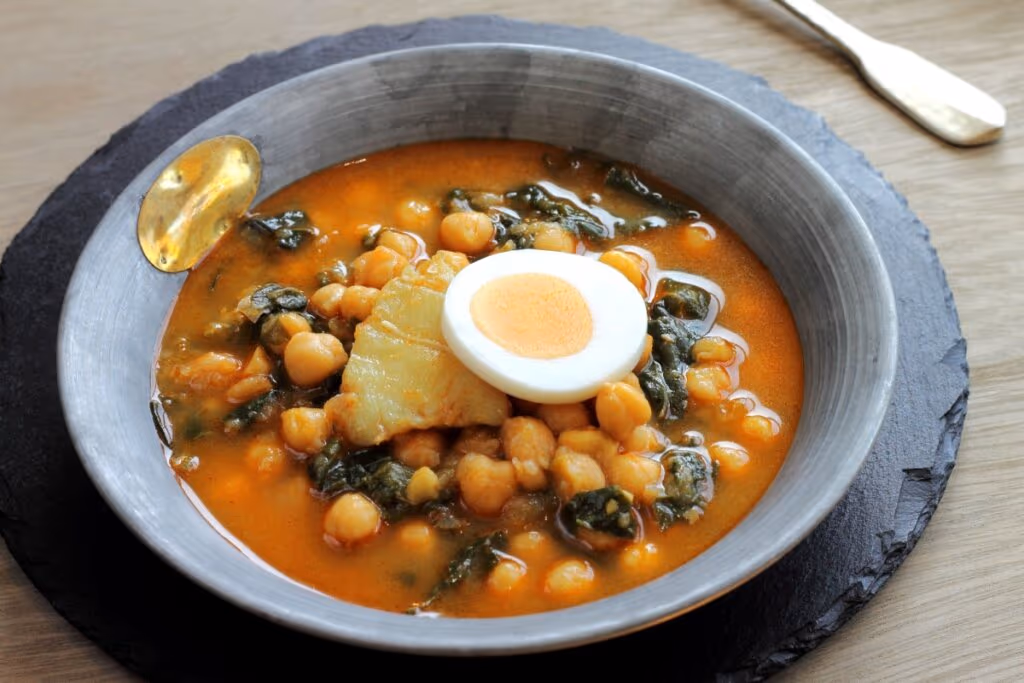 7 sopas ricas em proteínas magras para o almoço