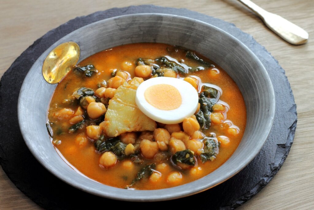 7 sopas ricas em proteínas magras para o almoço