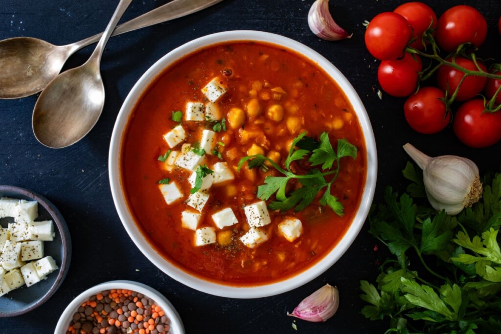 Sopa proteica: 5 receitas saudáveis para almoço e jantar
