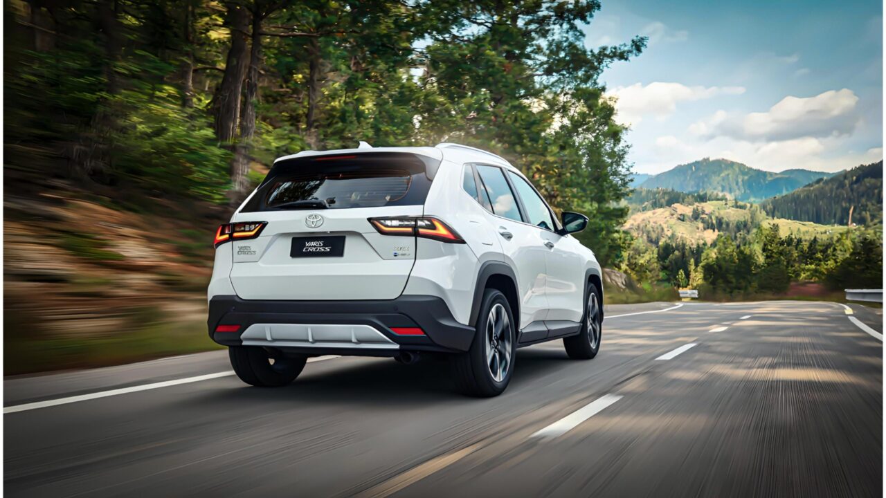 Toyota apresenta compacto econômico que promete rodar mais de 30 km por litro e chama atenção pelo preço