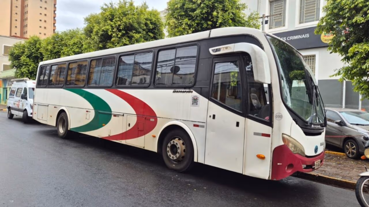 Suspeito é preso após sequestrar ônibus em SP
