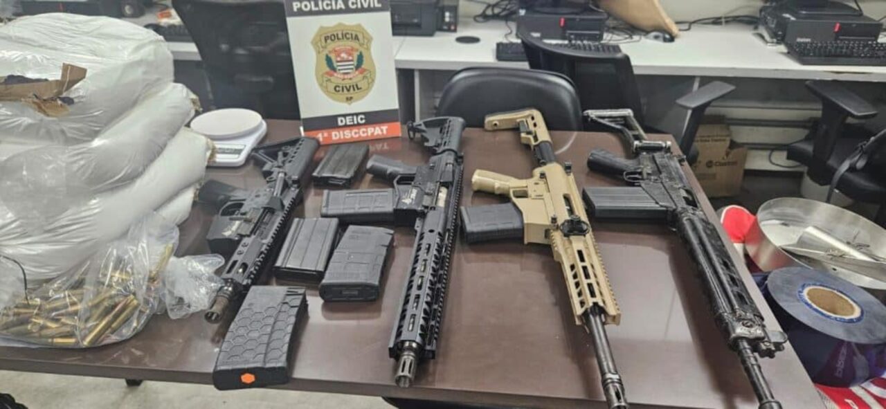 Operação policial contra facção criminosa apreende fuzis em SP