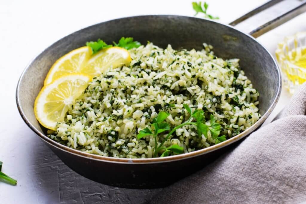 5 receitas com ora-pro-nóbis para um almoço saudável, nutritivo e cheio de sabor