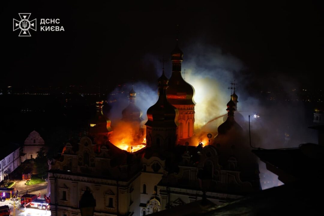Ataque russo atinge Catedral da Dormição, na Ucrânia
