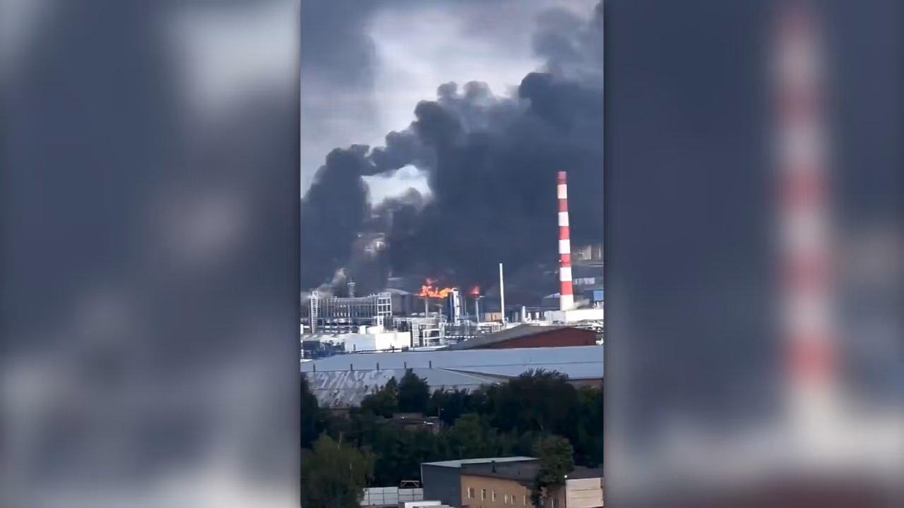 Drones ucranianos atingem refinaria de petróleo em ataque a Moscou