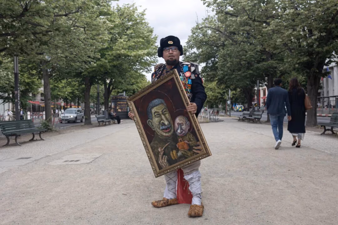 Artista russo anti-Putin é executado a tiros na Polônia