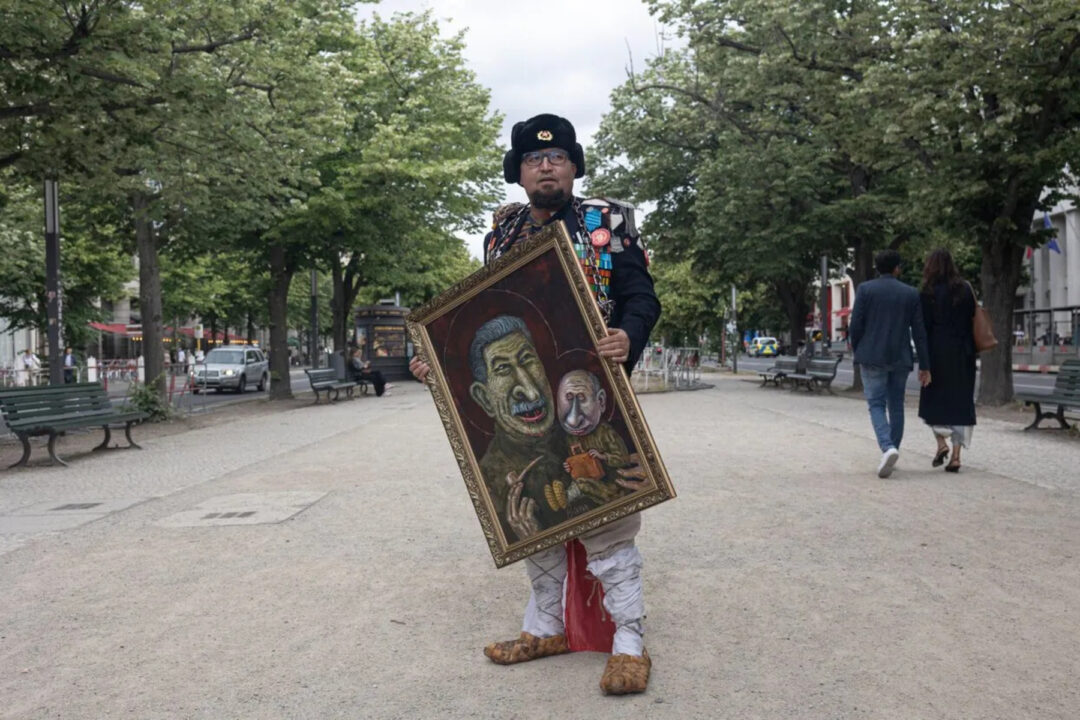 Artista russo anti-Putin é executado a tiros na Polônia