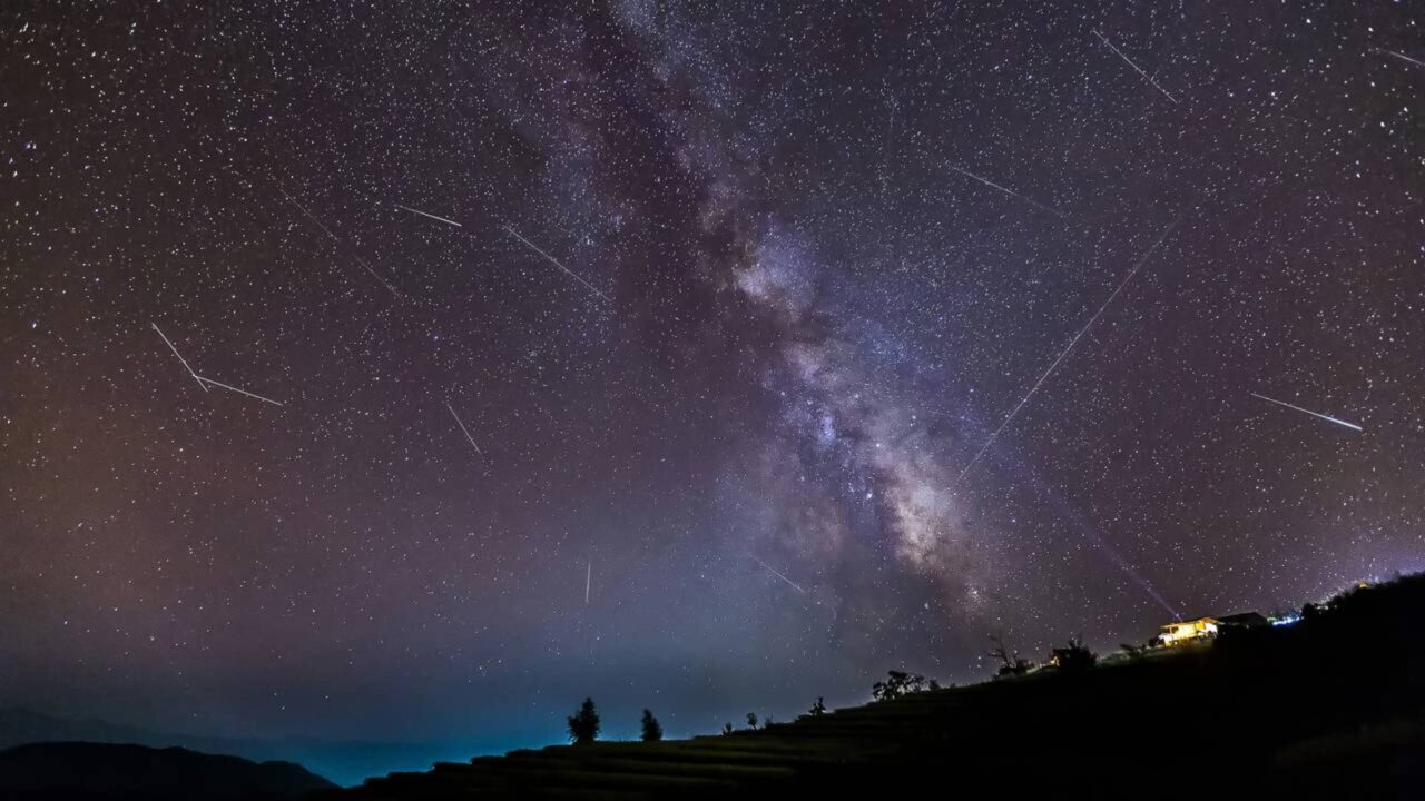 Uma chuva de meteoros conhecida por explosões ocasionais de atividade permanece, na maior parte do tempo, praticamente invisível no céu noturno
