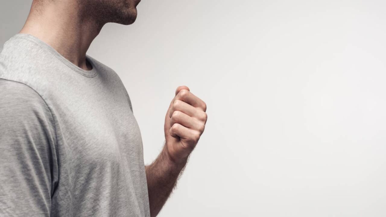 A psicologia aponta que pessoas que conseguem dizer “não” sem se explicar demais costumam ter um traço forte de autoestima