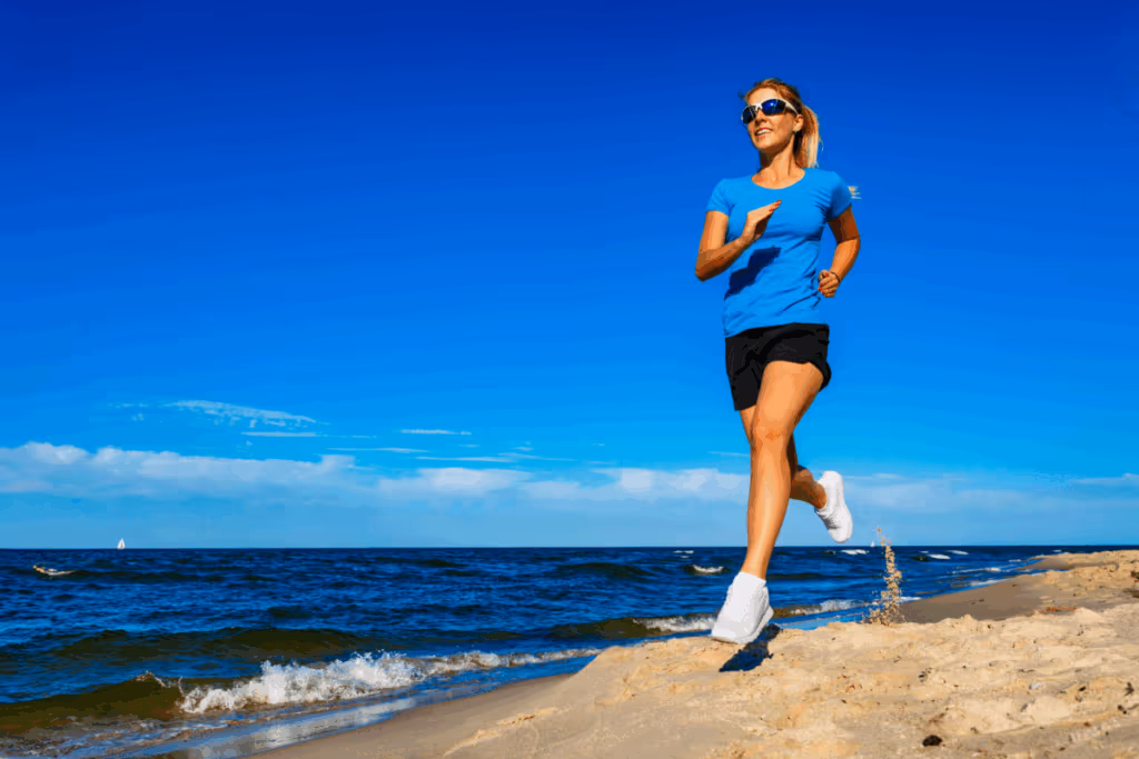 Corrida, futevôlei e beach tennis: 5 lesões comuns causadas por esportes na areia
