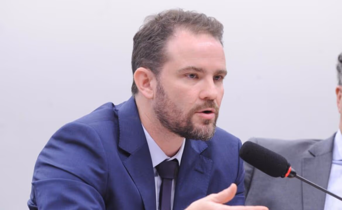 Durigan sai em defesa de Jaques Wagner após operação da PF