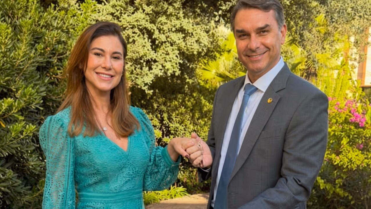 Mulher de Flávio exalta “homem leve, respeitoso, carinhoso, restaurado”