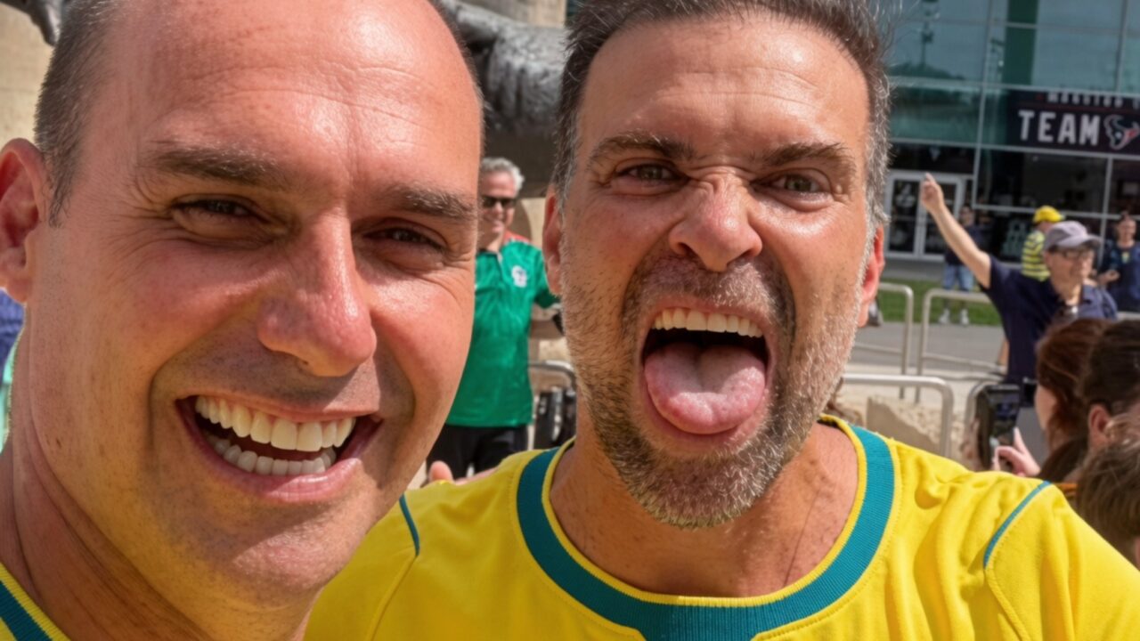 Eduardo Bolsonaro volta a assistir jogo da seleção nos EUA