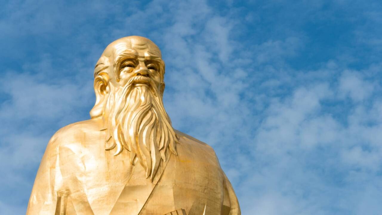 Lao Tsé, sábio que colocou o domínio próprio acima da conquista externa: “Quem vence os outros é forte, quem vence a si mesmo é poderoso”