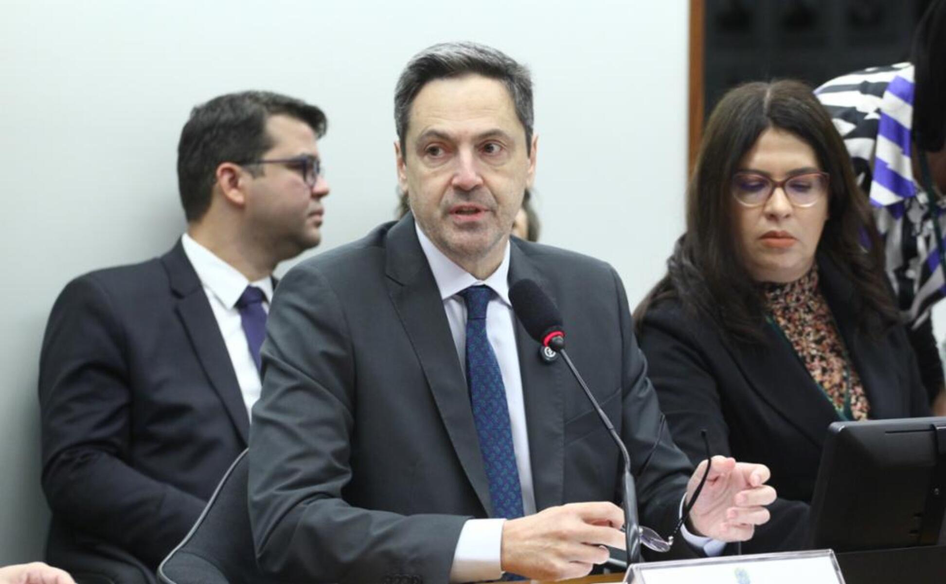 Comissão da Câmara quer ouvir Vieira e Amorim sobr