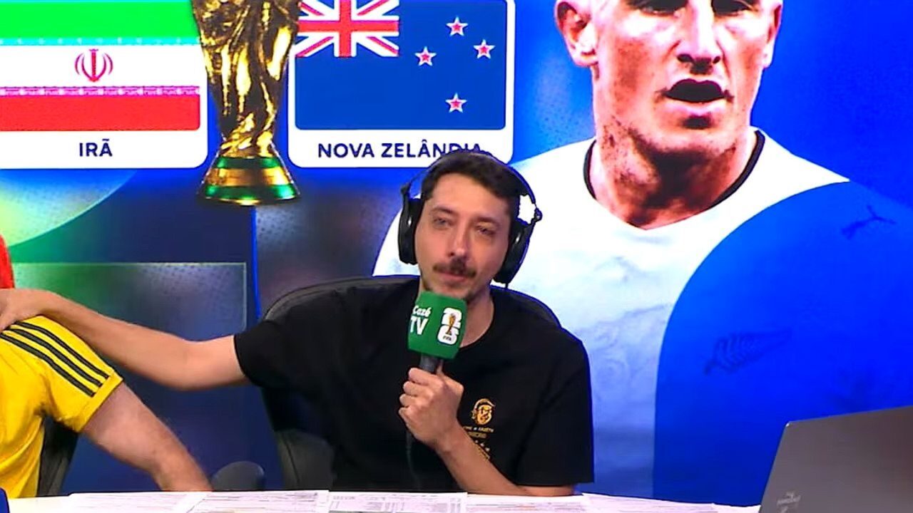 Narrador da CazéTV chora ao vivo após jogo da Copa