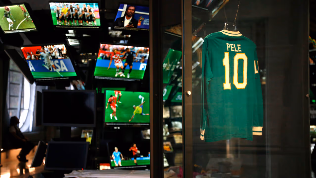 Rodolfo Borges na Crusoé: Pelé se impõe como clássico