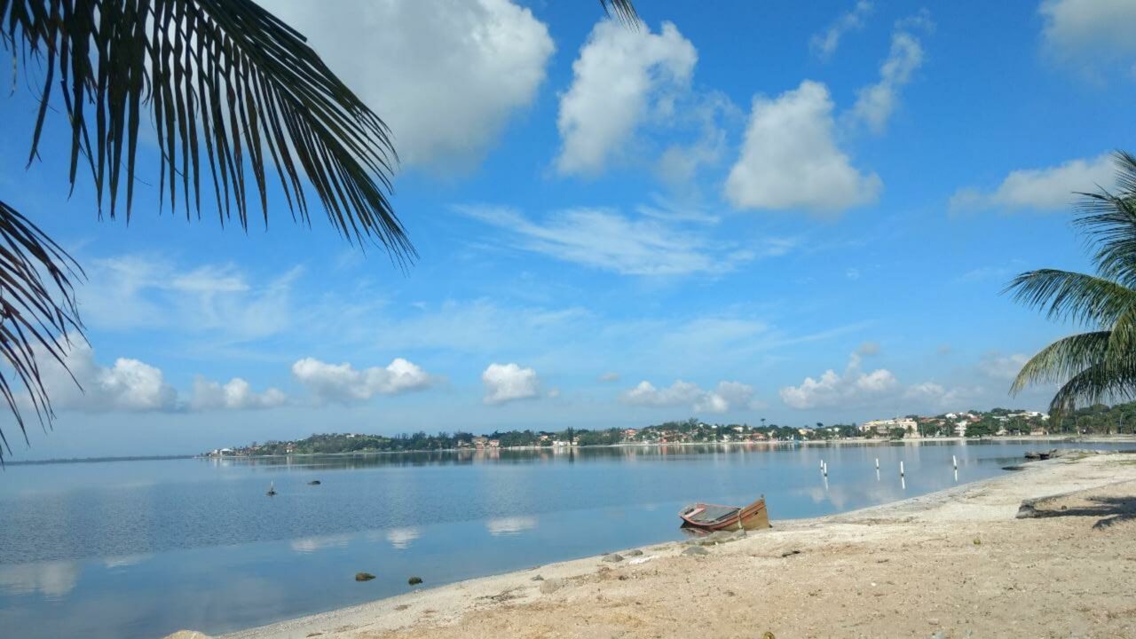 200 km² de água mais salgada que o mar: a cidade fluminense que tem a maior lagoa hipersalina do mundo e praias de águas mornas