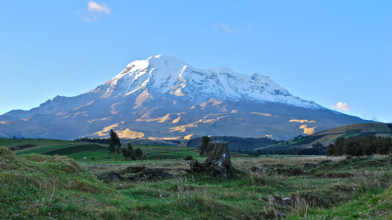Em 1852, geodesistas mediram o Everest em exatos 29.000 pés, depois somaram mais 2 para soar confiável