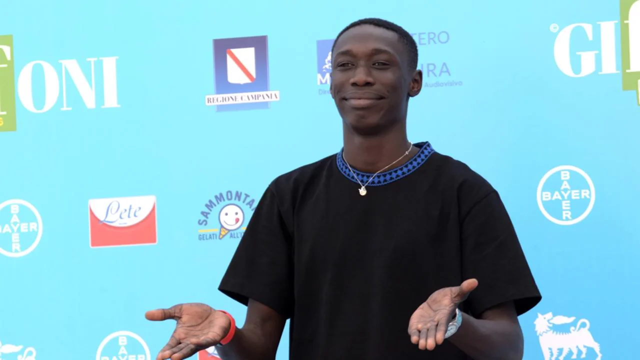 Khaby Lame, o TikToker mais seguido do mundo, entra no top 50 da Forbes após um acordo de 1 bilhão de dólares